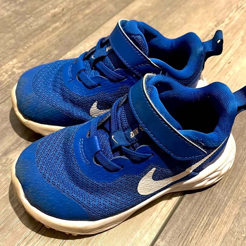 Toddler 8c Nike Revolution Sneakers blue